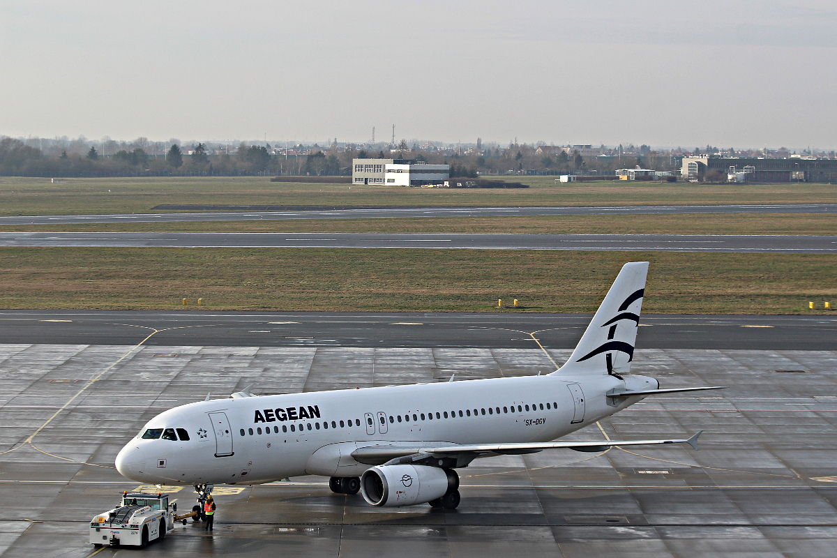 Airbus A320-200 SX-DGV Aegean Airlines