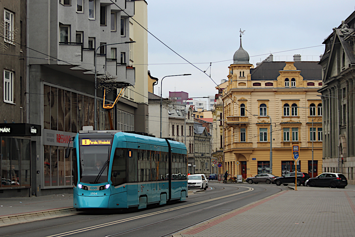 Stadler Tango NF2 1704 Dopravn� podnik Ostrava
