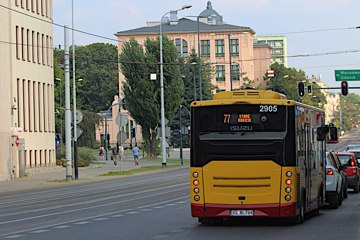 Isuzu Novociti Life LE 2905 MPK ��d�