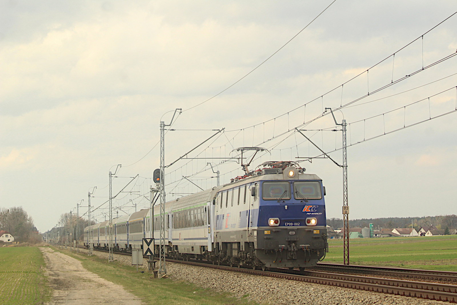 EP09 002 PKP Intercity