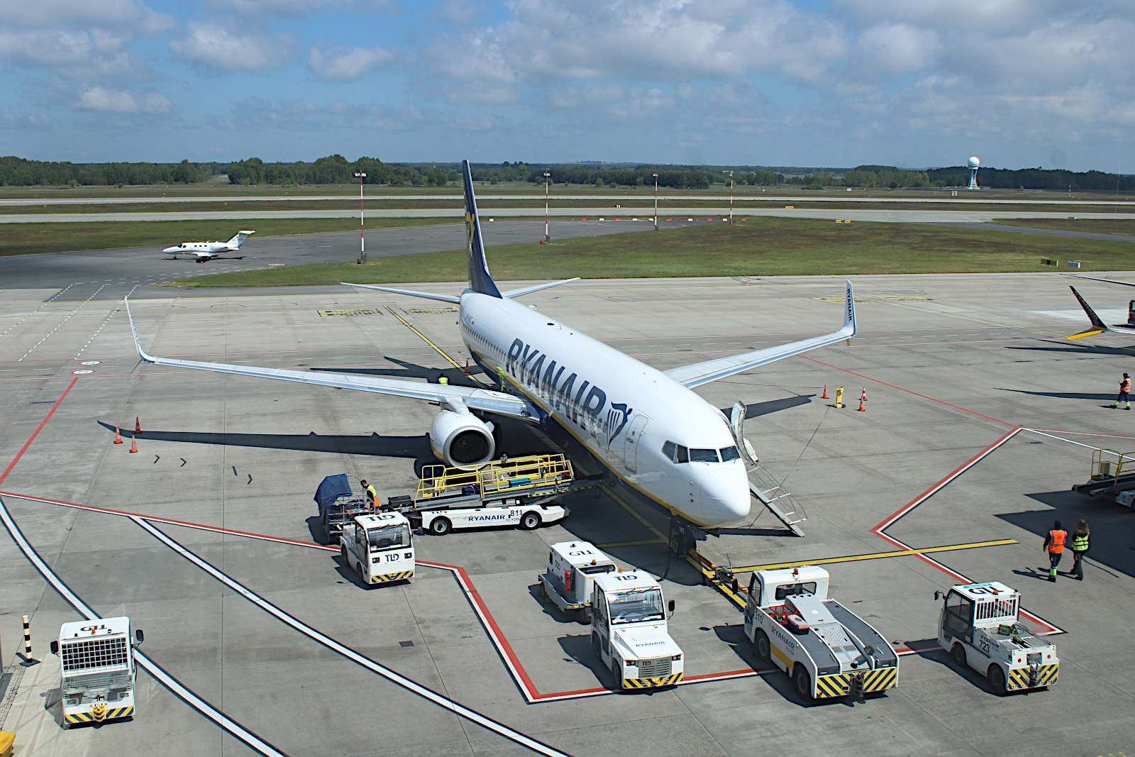 Boeing 737-800 SP-RKE Buzz