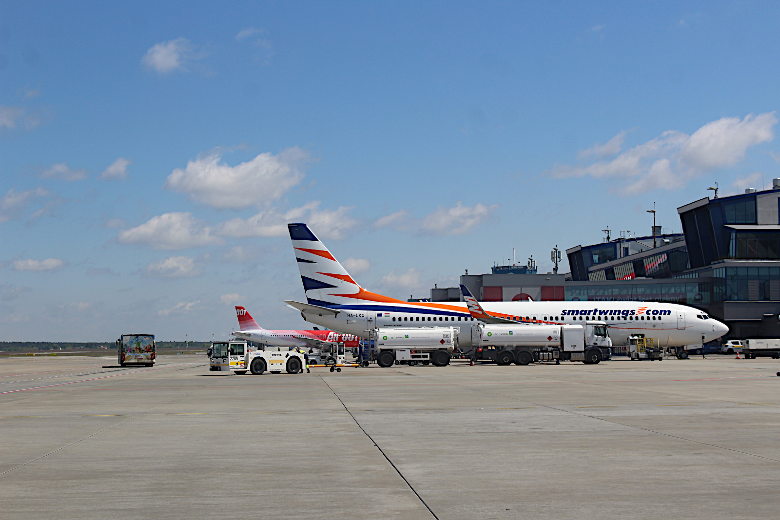 Boeing 737-800 HA-LKG Smartwings Hungary