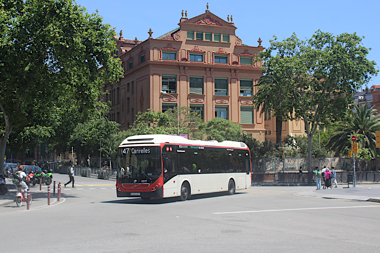 Volvo 7900 Hybrid 12,1m 5017 TMB Barcelona