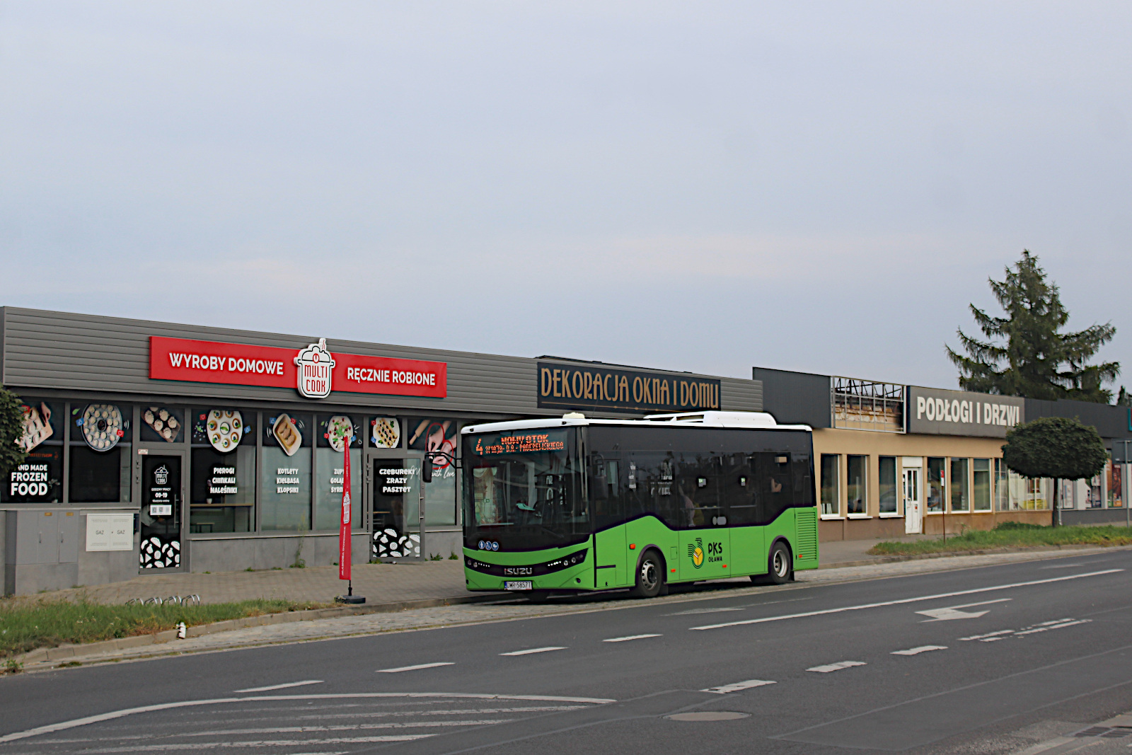Isuzu Novociti Life DWR 5857T PKS O�awa