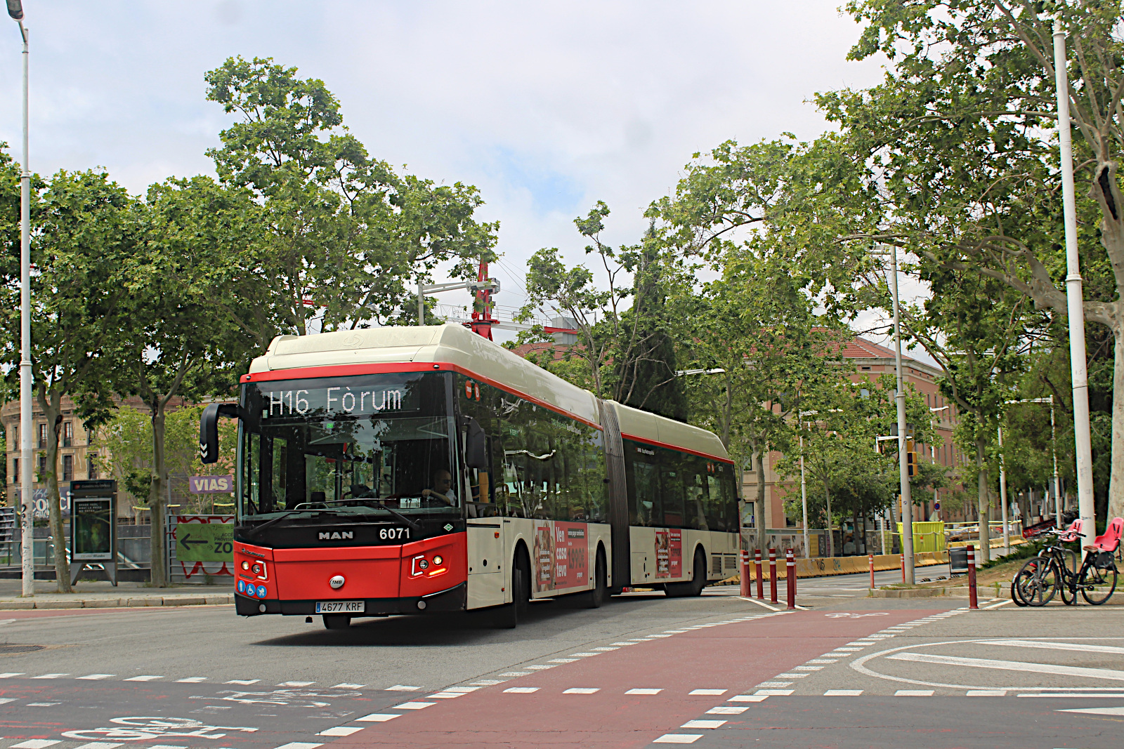 MAN NG313F / Castrosua New City 18LF GNC 6071 TMB Barcelona