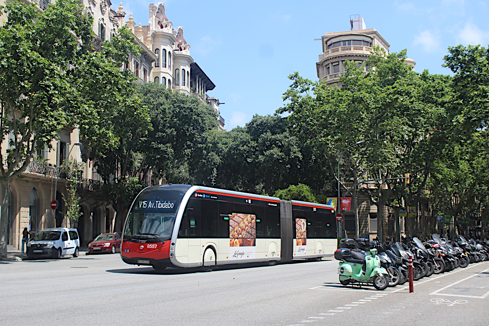 Irizar ie bus 18 8557 TMB Barcelona